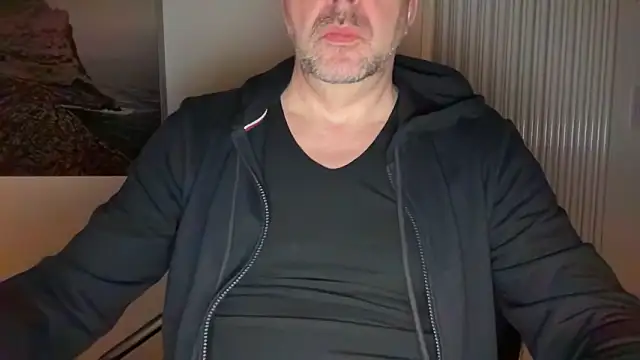 Snapshot of german9inch chatting on 01-31-25, 09:48 german9inch online show from 01-31-25, 09:48