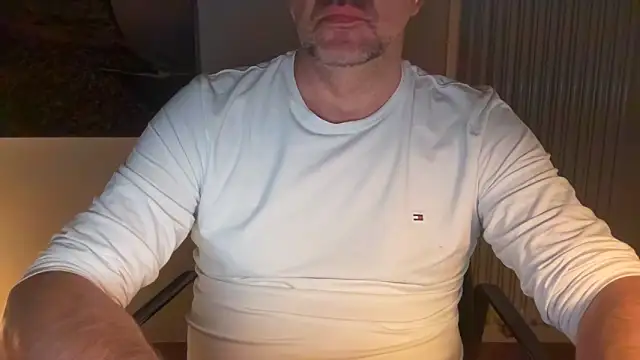 Snapshot of german9inch chatting on 09-28-25, 08:38 german9inch online show from 09-28-25, 08:38