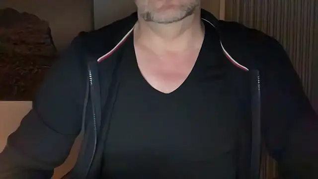 Snapshot of german9inch chatting on 03-16-25, 12:34 german9inch online show from 03-16-25, 12:34