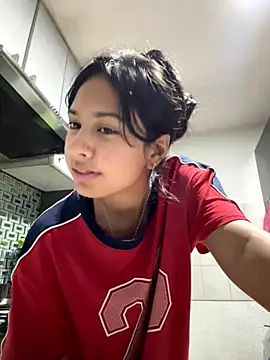 lynn9000 online show from 10-27-25, 03:29