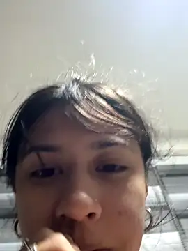 lynn9000 online show from 10-17-25, 05:55