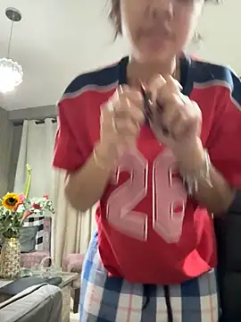 lynn9000 online show from 10-26-25, 05:19