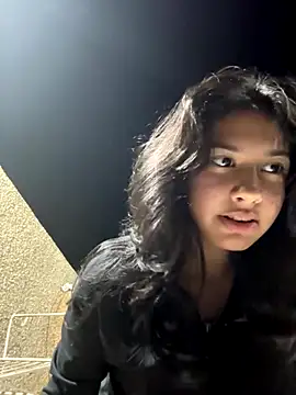 lynn9000 online show from 10-19-25, 07:22