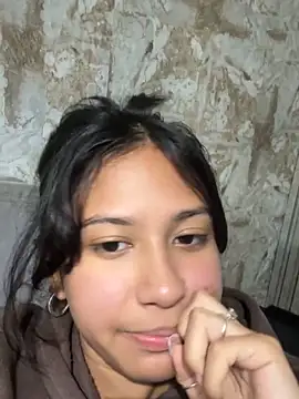 lynn9000 online show from 10-05-25, 05:42