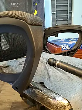 Bee sweet online show from 12-14-25, 10:43