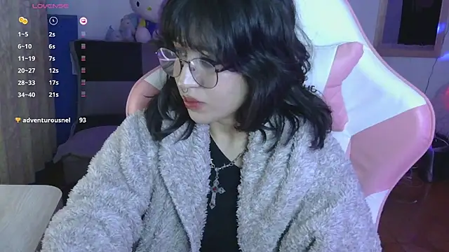 Snapshot of Hachiko_Love chatting on 06-11-26, 02:53 Hachiko Love online show from 06-11-26, 02:53