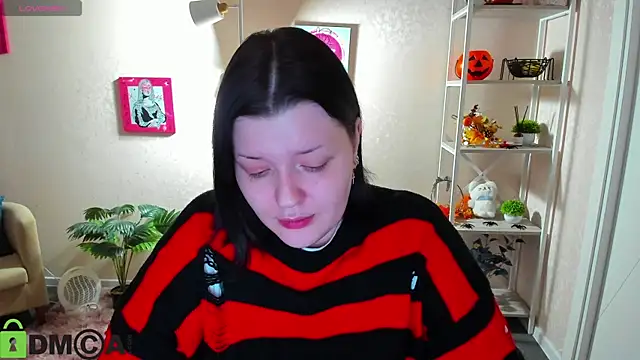 Michele Greenn online show from 11-19-25, 03:12