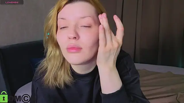 Michele Greenn online show from 04-15-26, 01:11