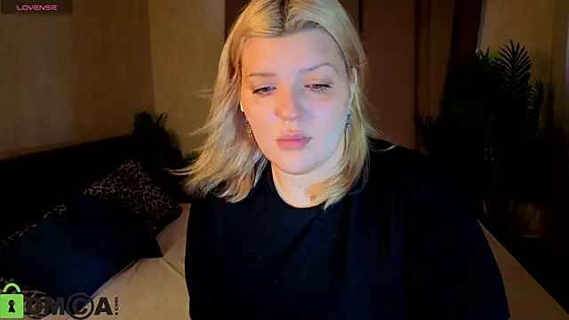 Snapshot of Michele_Greenn chatting on 07-05-26, 12:48 Michele Greenn online show from 07-05-26, 12:48