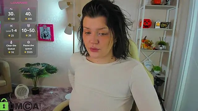 Michele Greenn online show from 11-23-25, 05:01