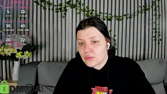 Michele Greenn online show from 11-16-25, 01:10