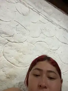 Snapshot of Rouse-Antonella chatting on 12-17-25, 04:50 Rouse-Antonella online show from 12-17-25, 04:50