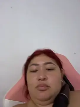 Snapshot of Rouse-Antonella chatting on 11-13-25, 01:04 Rouse-Antonella online show from 11-13-25, 01:04