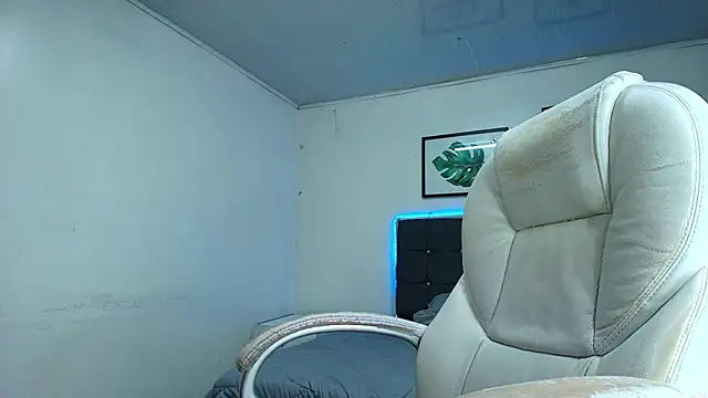 Snapshot of Janne_ chatting on 02-13-26, 03:06 Janne online show from 02-13-26, 03:06