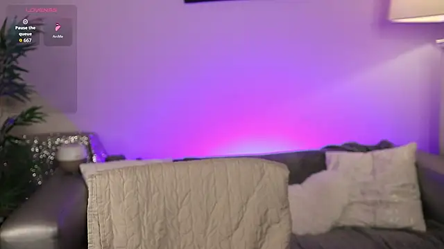 NovaHollisx online show from 10-29-25, 06:23