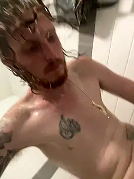 Snapshot of BIGxRED chatting on 09-10-25, 12:09 BIGxRED online show from 09-10-25, 12:09