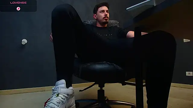 EnzoRace online show from 10-31-25, 06:43