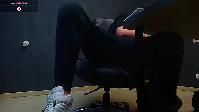 EnzoRace online show from 10-07-25, 04:46