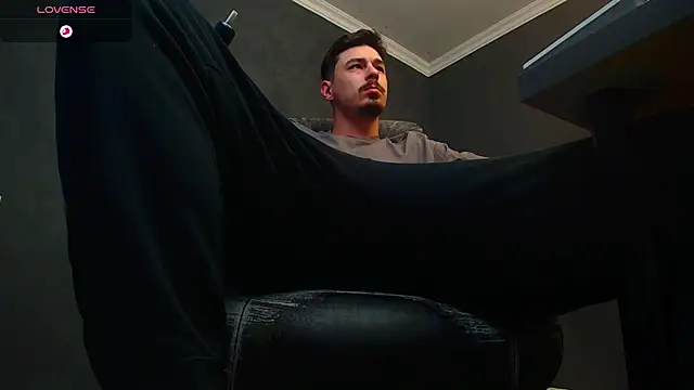 EnzoRace online show from 10-25-25, 04:55