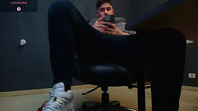 EnzoRace online show from 10-30-25, 06:23