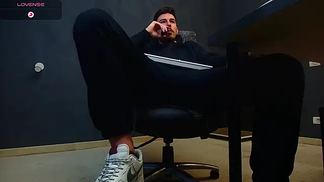 EnzoRace online show from 09-28-25, 04:41