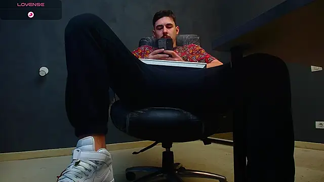 EnzoRace online show from 10-23-25, 04:55