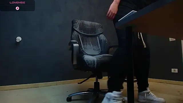 EnzoRace online show from 10-29-25, 05:50