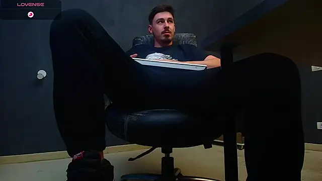 EnzoRace online show from 10-04-25, 05:09