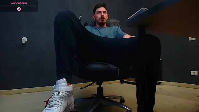 EnzoRace online show from 10-15-25, 10:12