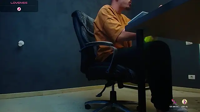 EnzoRace online show from 10-21-25, 04:34