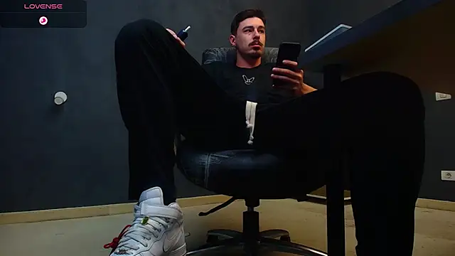 EnzoRace online show from 10-27-25, 05:52