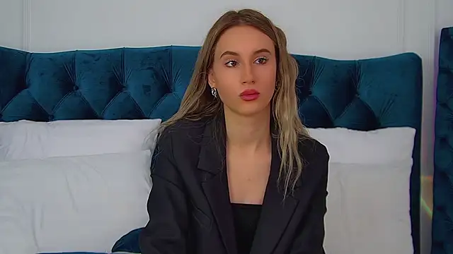 VictoriaHopsons online show from 11-09-25, 06:17