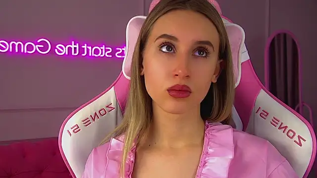 VictoriaHopsons online show from 11-29-25, 06:46