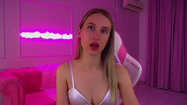 VictoriaHopsons online show from 01-14-26, 06:22