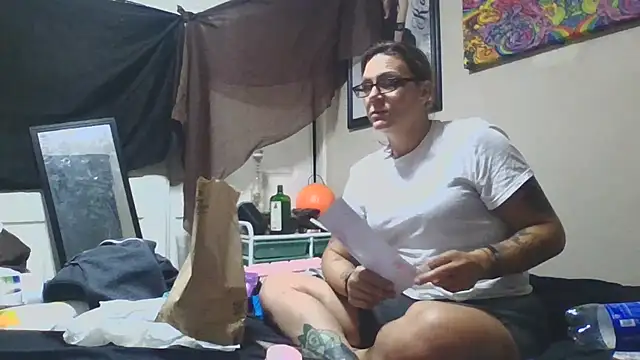 SparklesB1tch online show from 11-04-25, 06:17