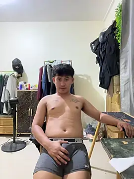 Snapshot of Adim-pinoy146 chatting on 06-18-26, 10:37 Adim-pinoy146 online show from 06-18-26, 10:37