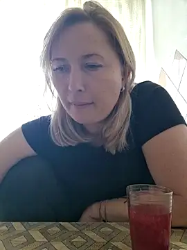 Snapshot of Xseniy chatting on 10-19-25, 12:08 Xseniy online show from 10-19-25, 12:08