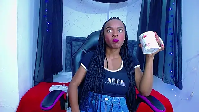 mia  thomson  online show from 11-14-25, 12:31