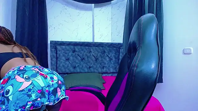 mia  thomson  online show from 01-07-26, 02:22