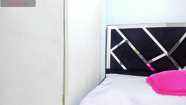 iisabella noa online show from 10-27-25, 05:47