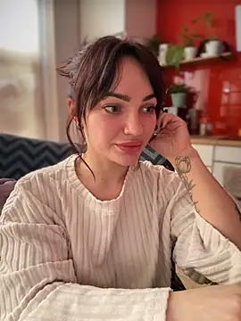 SaraLow online show from 02-16-26, 01:32