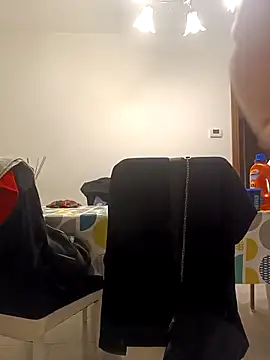 Snapshot of giova17cm chatting on 05-05-26, 06:16 giova17cm online show from 05-05-26, 06:16
