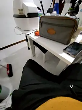 Snapshot of giova17cm chatting on 01-12-26, 10:03 giova17cm online show from 01-12-26, 10:03