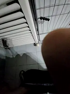 Snapshot of giova17cm chatting on 09-27-25, 09:10 giova17cm online show from 09-27-25, 09:10