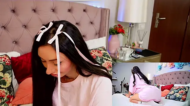 Snapshot of JenniferLovve chatting on 02-13-26, 05:51 JenniferLovve online show from 02-13-26, 05:51