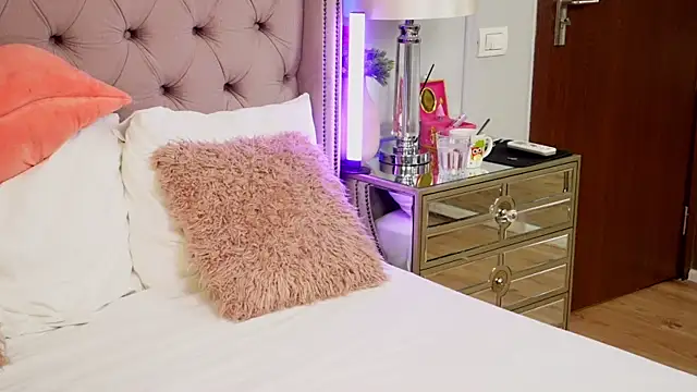 JenniferLovve online show from 04-08-26, 03:30