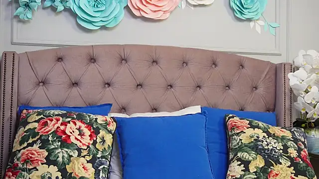 JenniferLovve online show from 10-17-25, 03:21