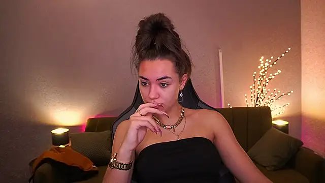 EricaSin online show from 10-18-25, 07:10