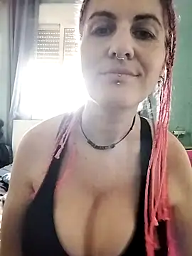 est 82 online show from 10-05-25, 03:25
