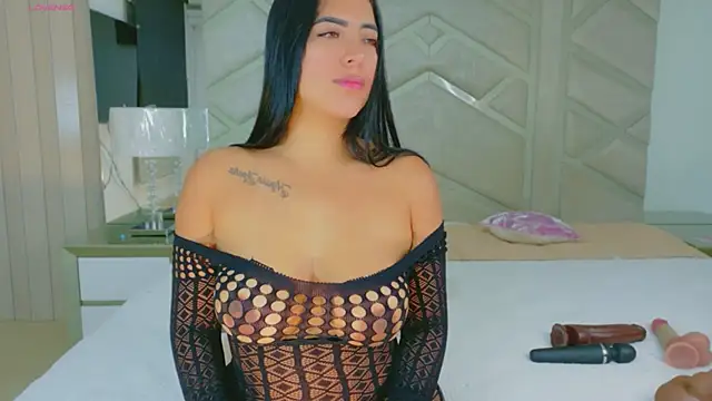 Snapshot of RoseMariee_ chatting on 05-16-26, 10:36 RoseMariee online show from 05-16-26, 10:36